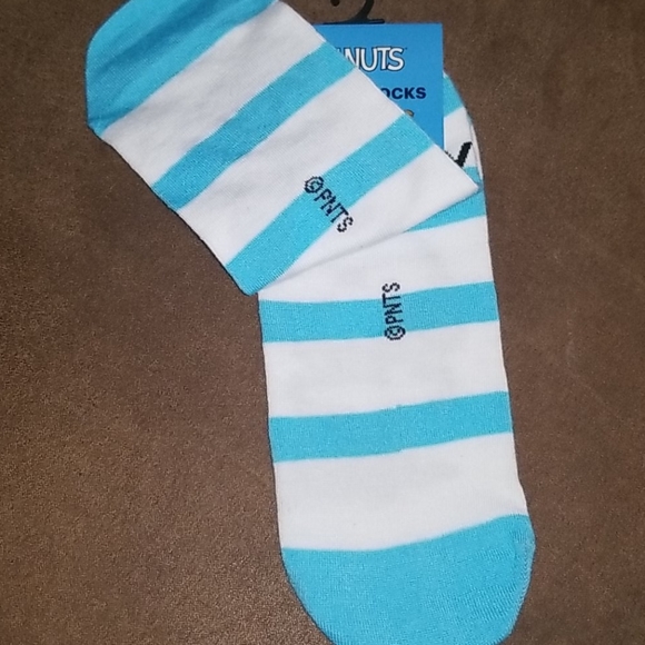 4 for $18 Peanuts Snoopy socks - Picture 3 of 3